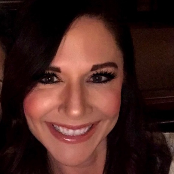 Meet your Posher, Erin - Picture 2 of 3